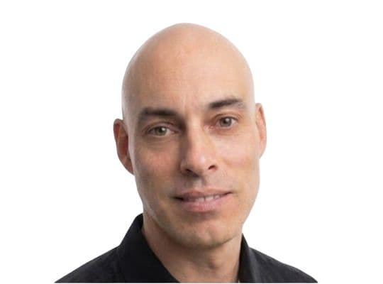 Presentation: From VR to Flat Screens: Bridging the Input and Immersion Gap